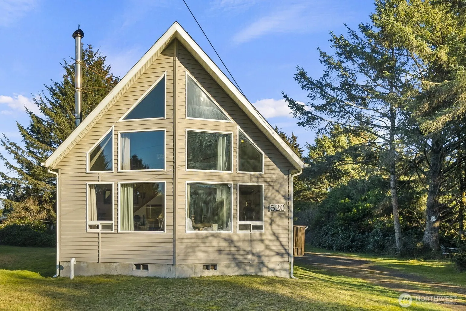Property photo for 520 Inlet Avenue Nw, Ocean Shores photo 3