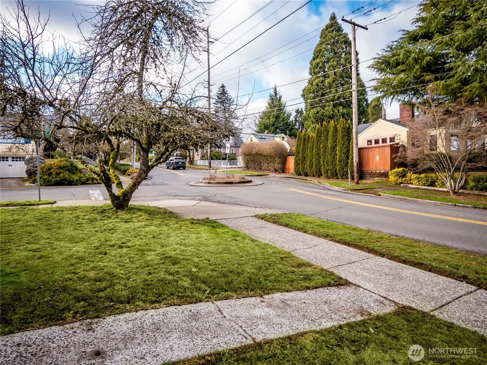 Property photo for 1121 4th Avenue W, Olympia photo 3
