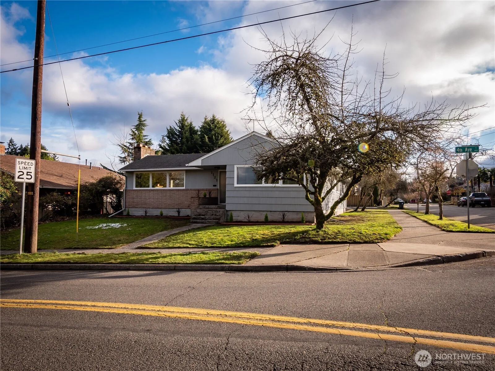 Property photo for 1121 4th Avenue W, Olympia photo 4