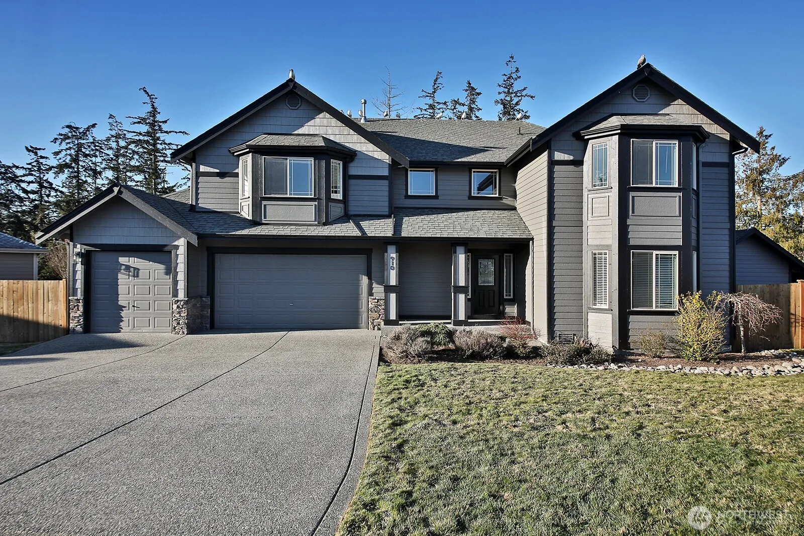 Property photo for 910 Cove View Circle, Oak Harbor