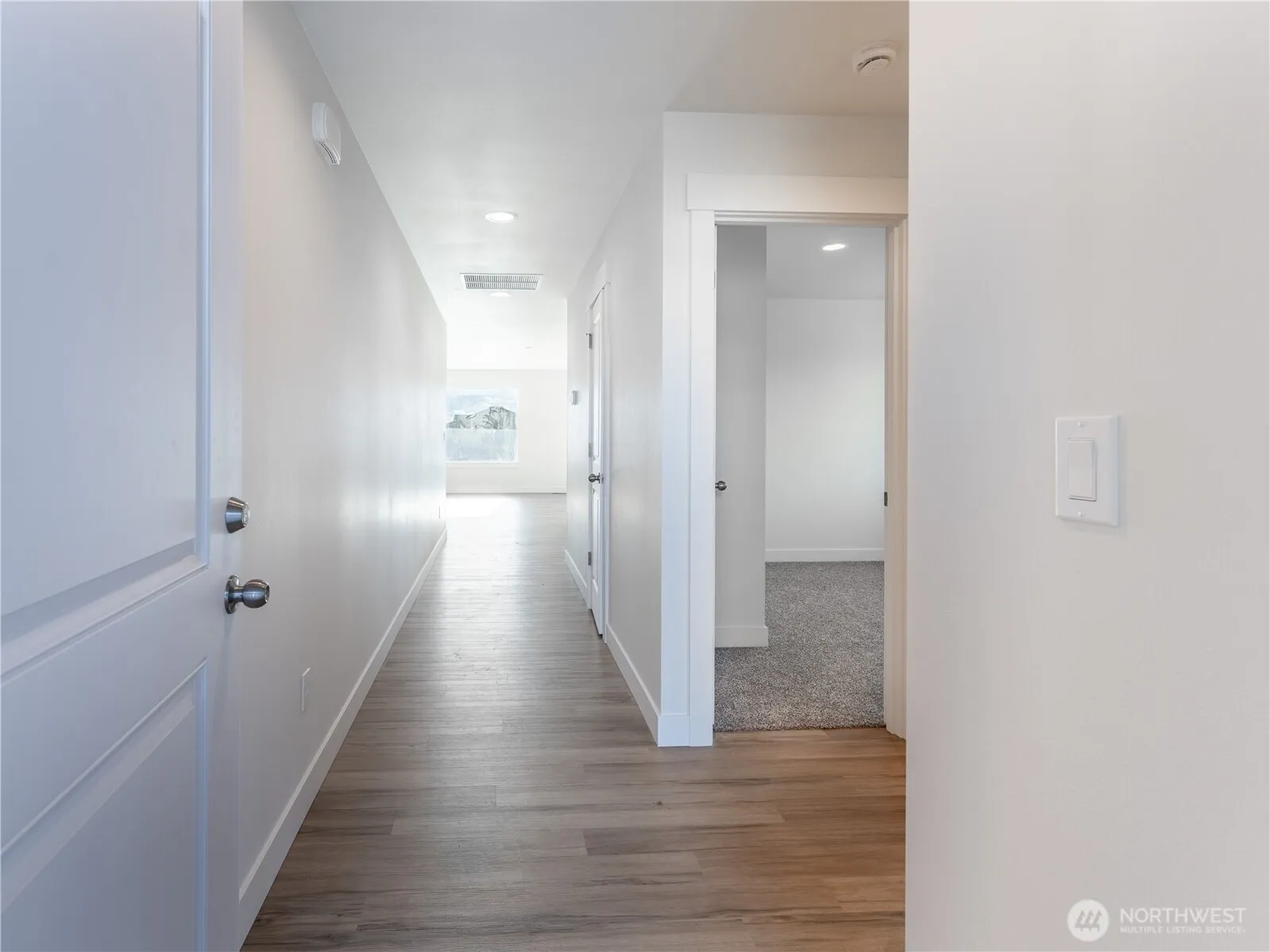 Property photo for 834 N Macaw Avenue, East Wenatchee photo 3