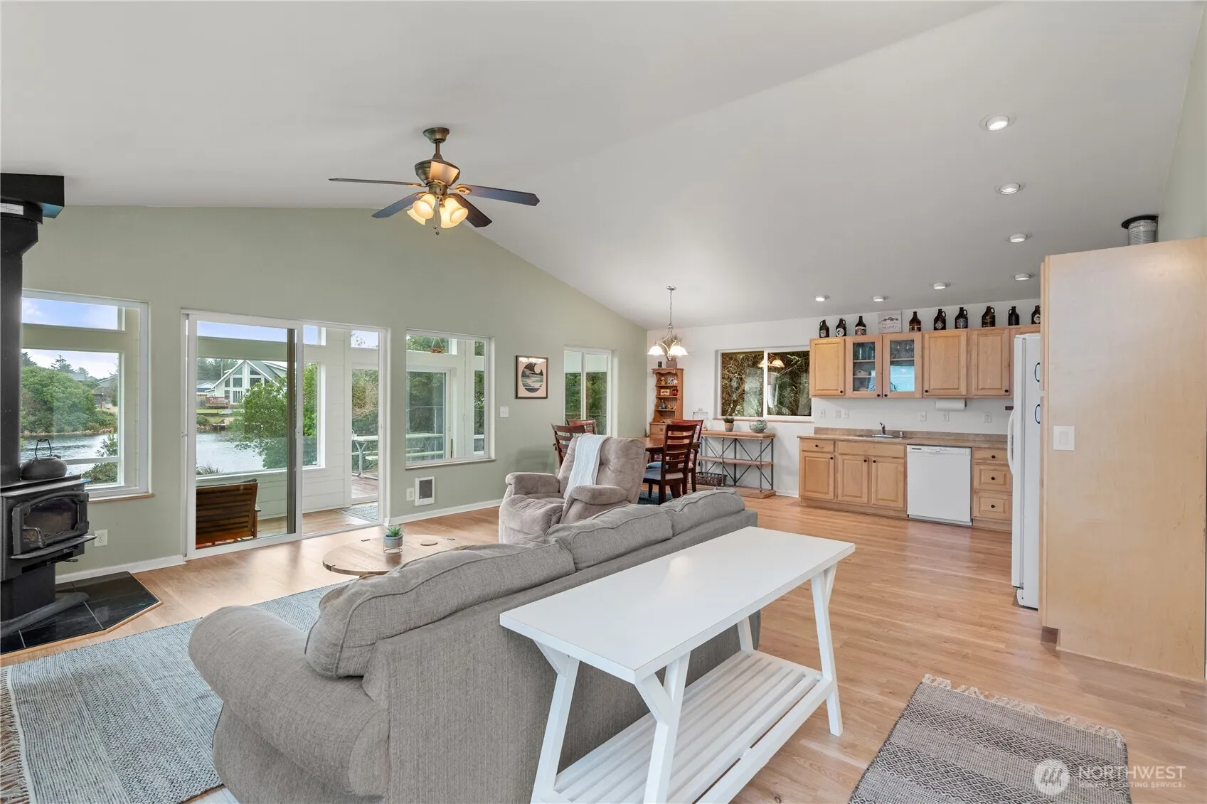 Property photo for 340 King Cyrus Loop Sw, Ocean Shores photo 3