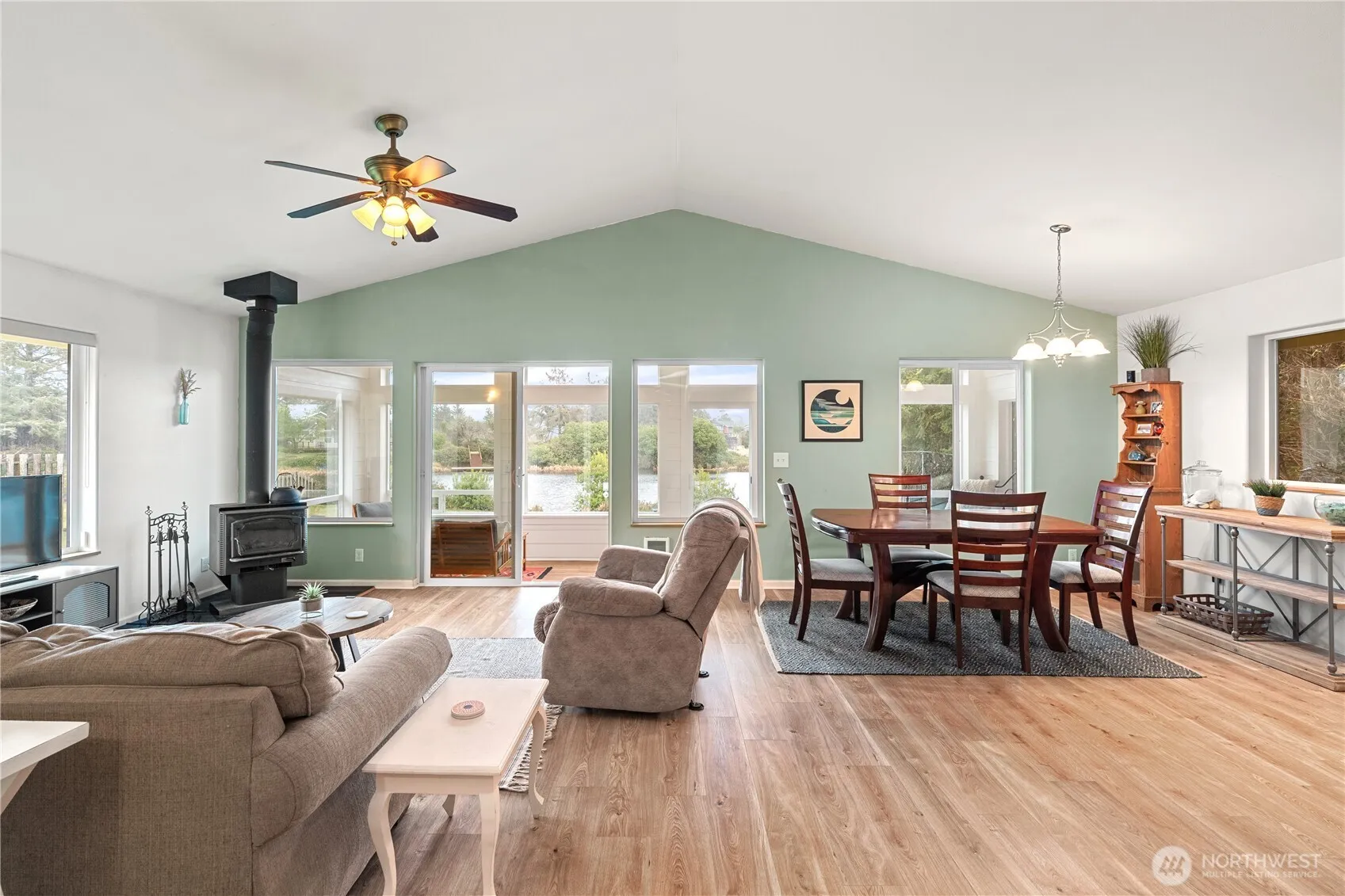 Property photo for 340 King Cyrus Loop Sw, Ocean Shores photo 5