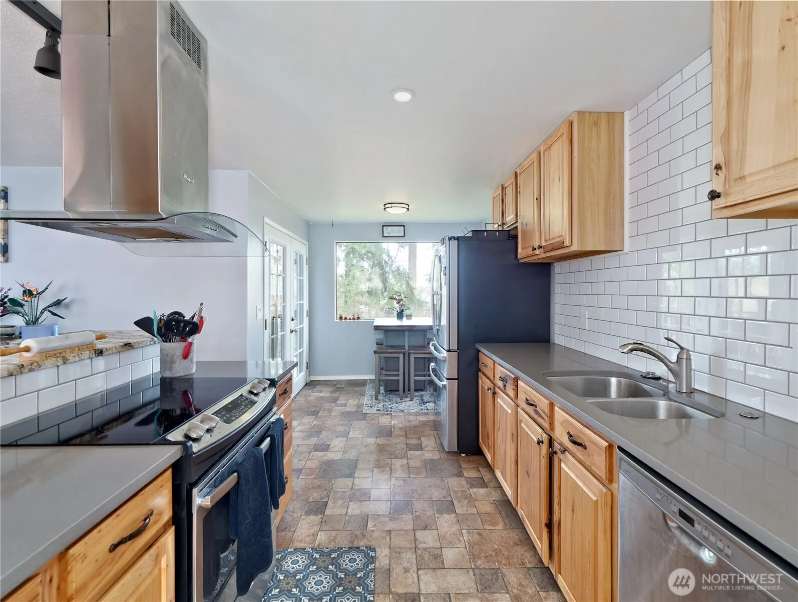 Property photo for 1074 Sw Castilian Drive, Oak Harbor photo 5