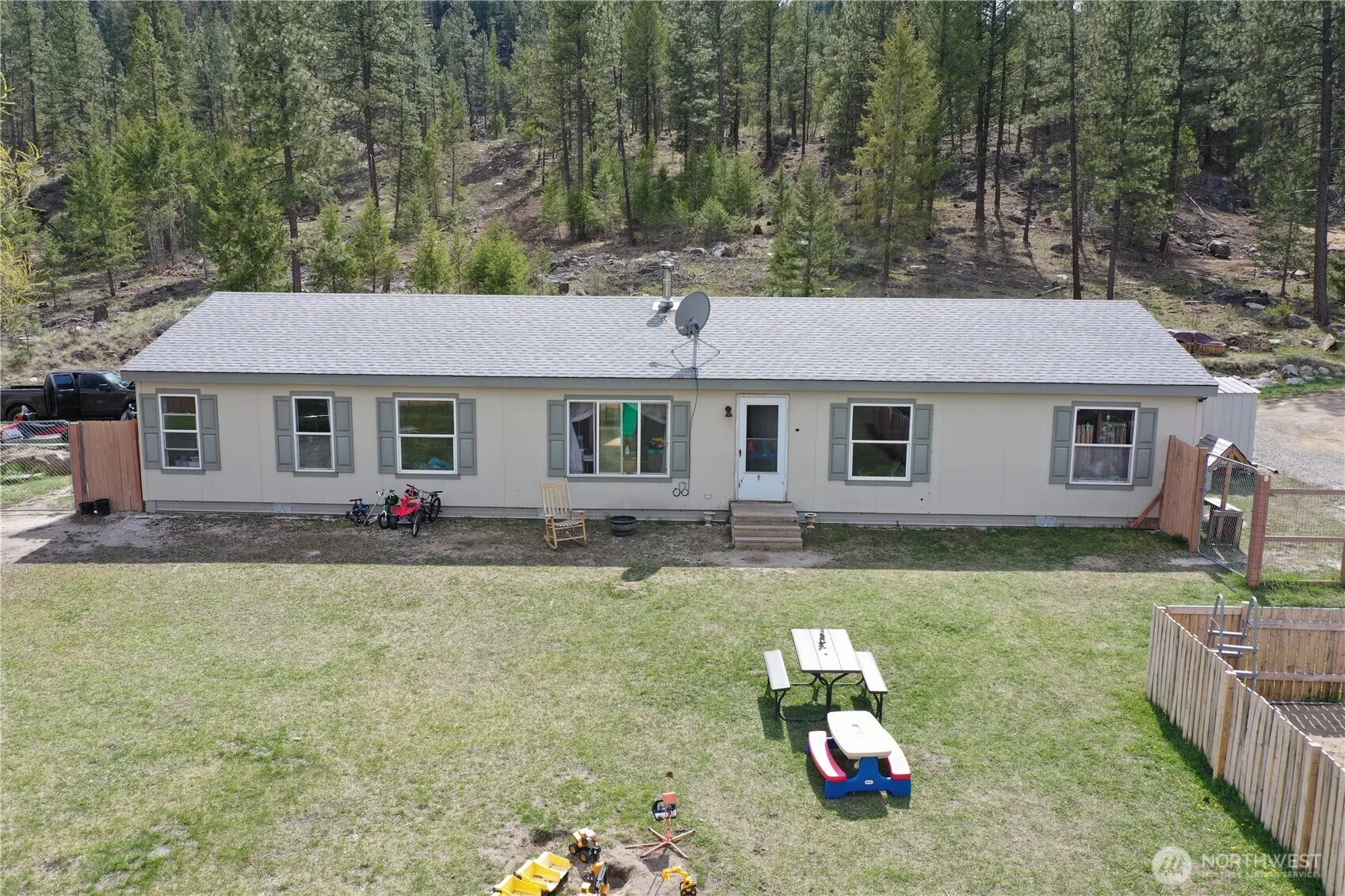 Property photo for 722 Aeneas Valley Road, Tonasket photo 4