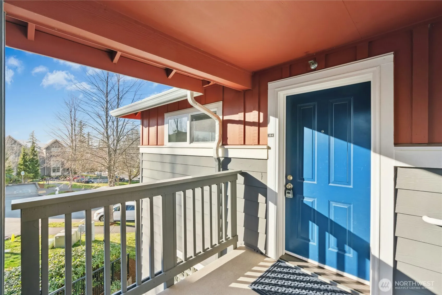 Property photo for 1672 25th Place Ne #304, Issaquah photo 2