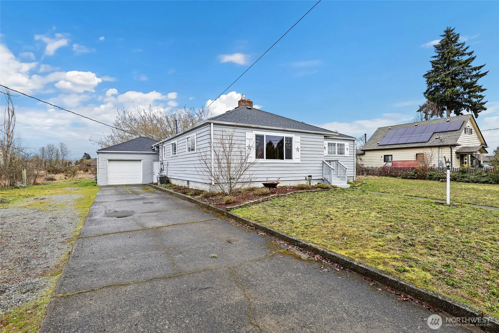 Property photo for 1523 4th Avenue Nw, Puyallup photo 2