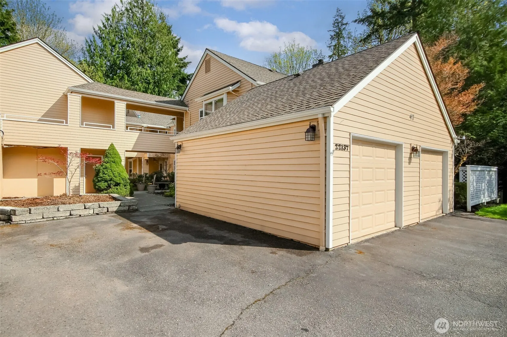 Property photo for 22137 Se 40th Lane #1124, Issaquah photo 2