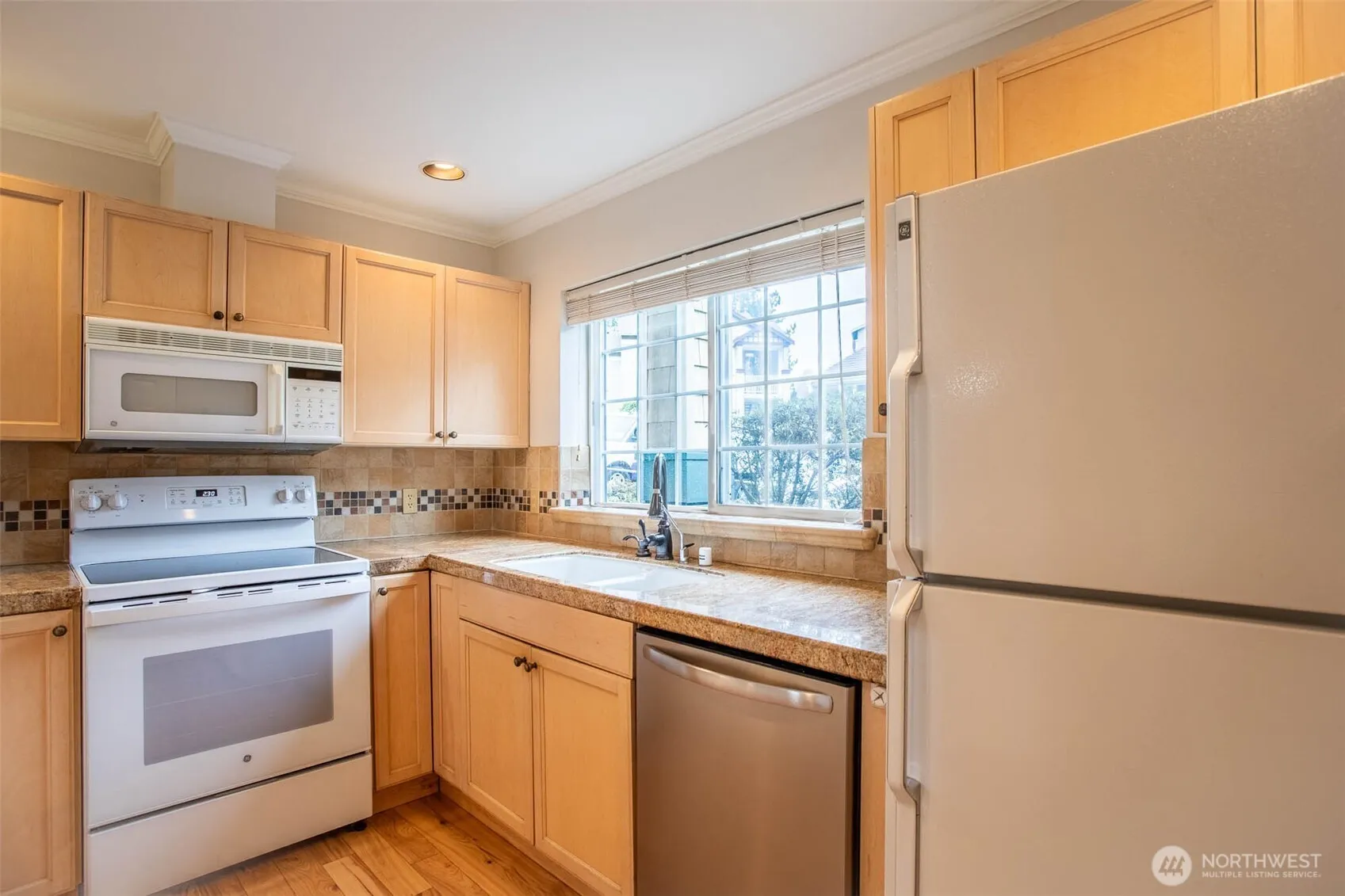Property photo for 25235 Se Klahanie Boulevard Se #p101, Issaquah photo 4