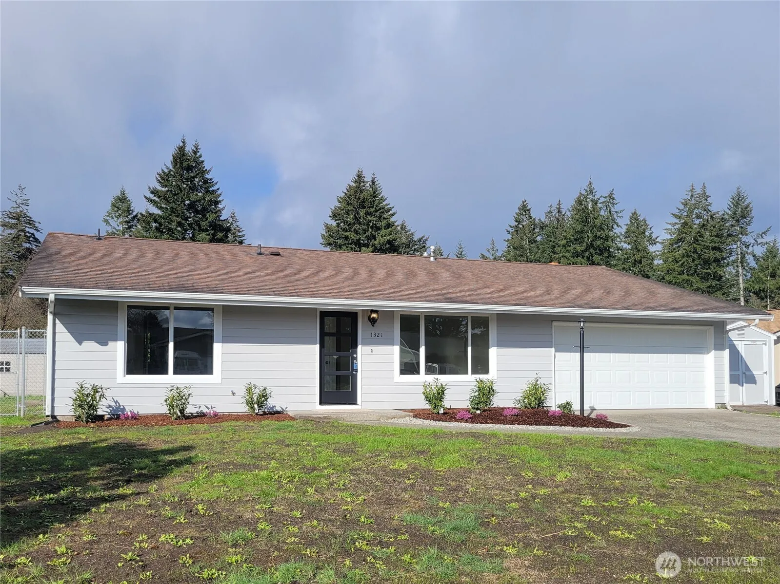 Property photo for 1321 Rhododendron Court Ne, Olympia photo 2