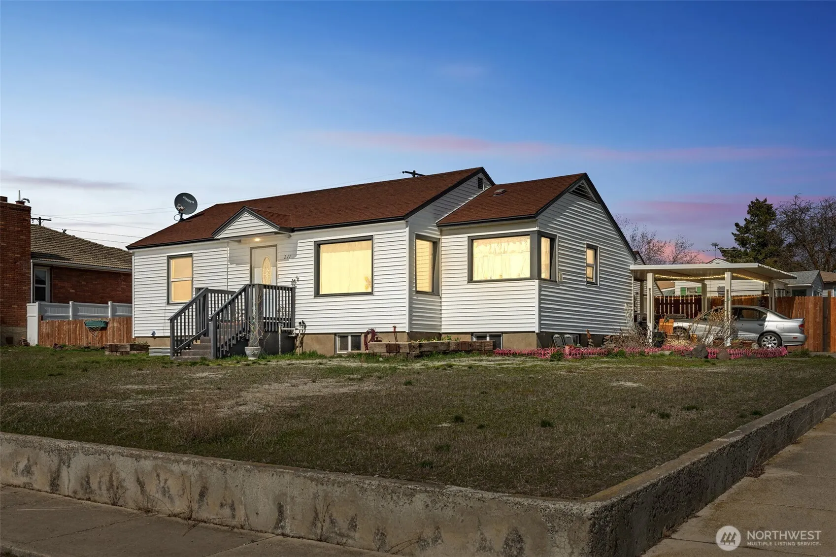 Property photo for 211 E 6th Street, Lind