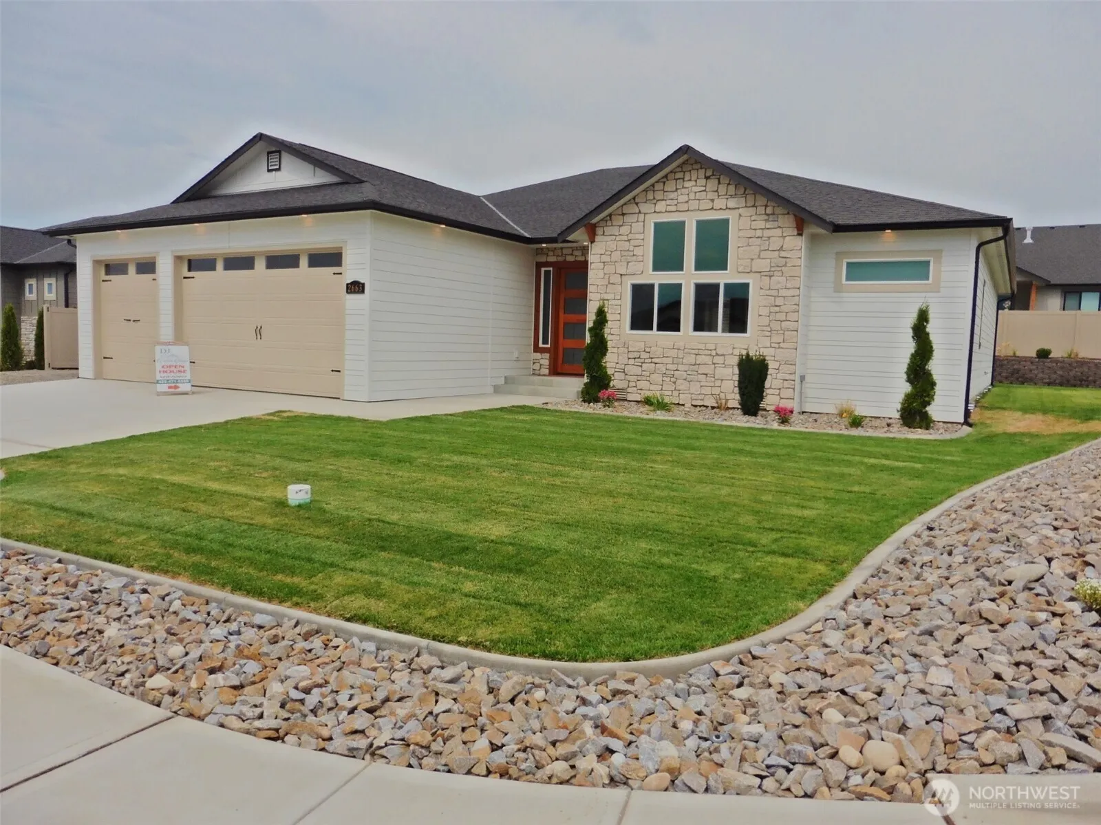 Property photo for 2663 7th Street Se, East Wenatchee