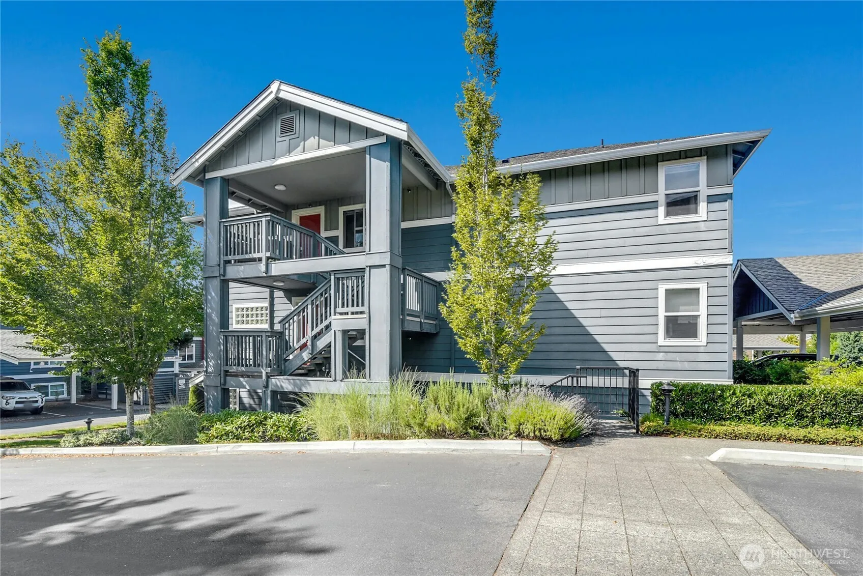 Property photo for 1698 25th Place Ne #304, Issaquah photo 3