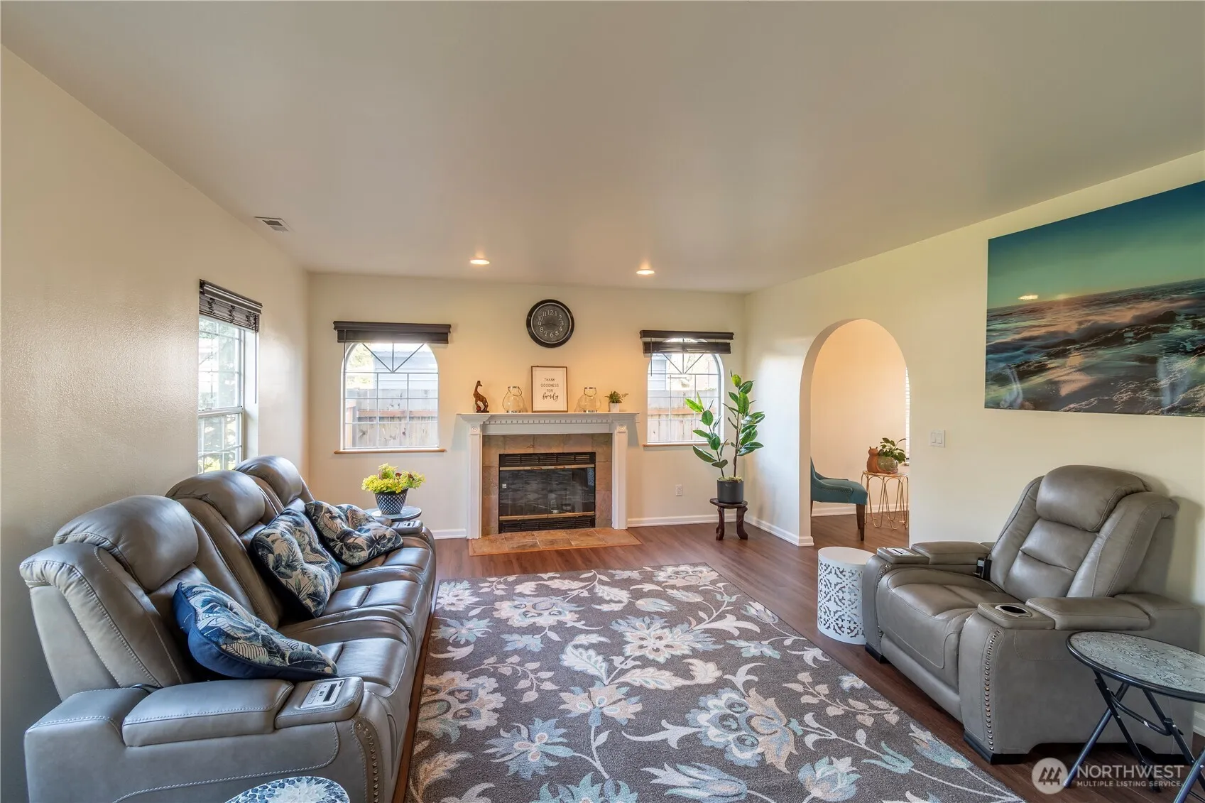 Property photo for 8208 79th Street Sw, Lakewood photo 4