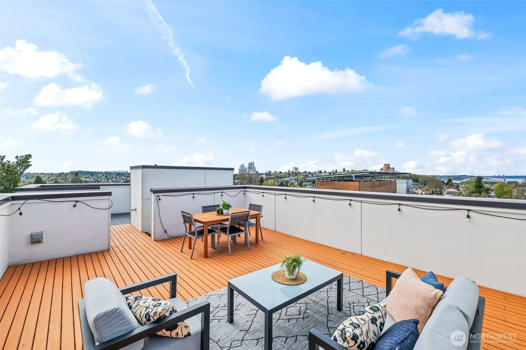Property photo for 723 24th Avenue S, Seattle photo 4