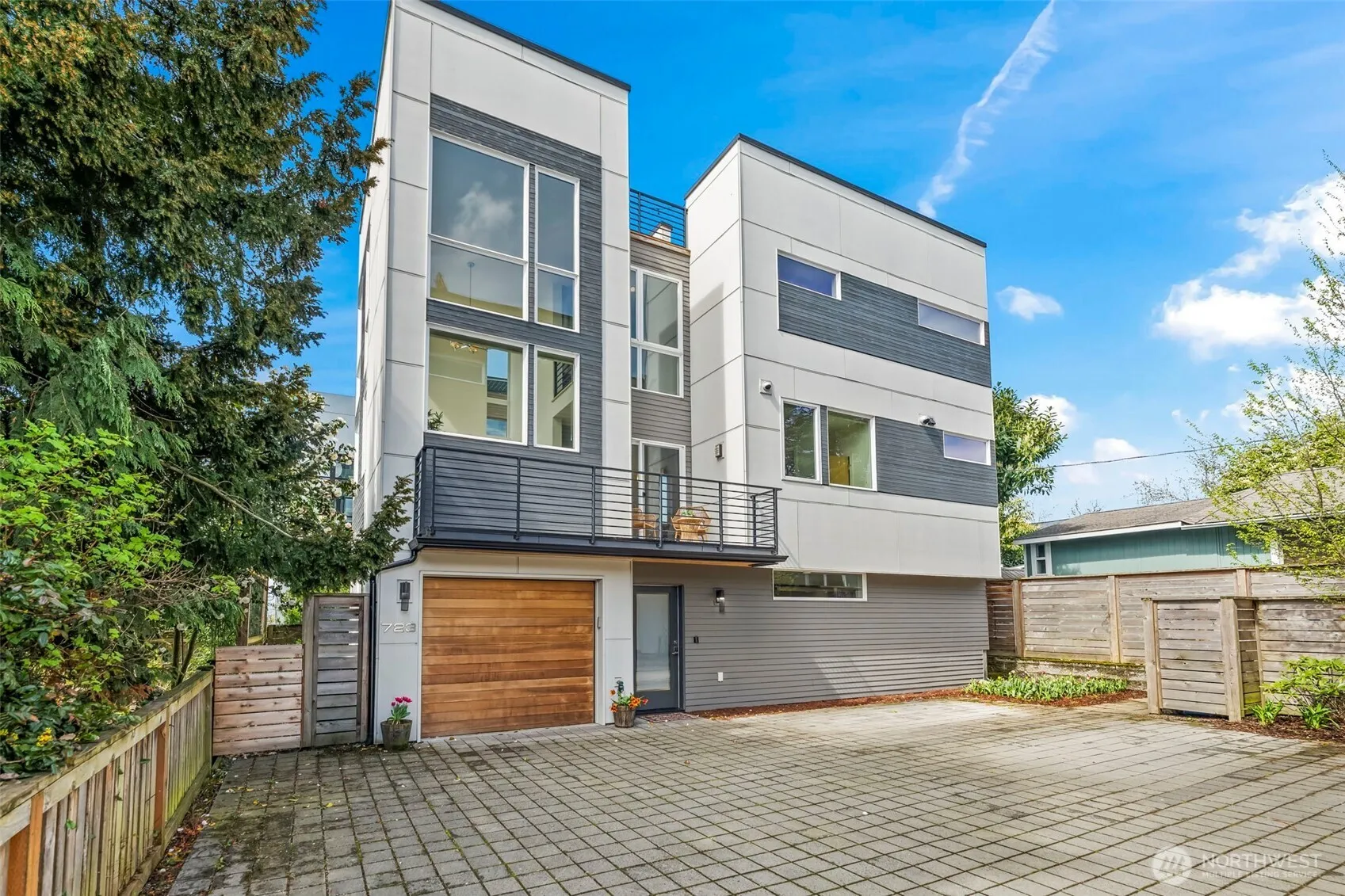 Property photo for 723 24th Avenue S, Seattle