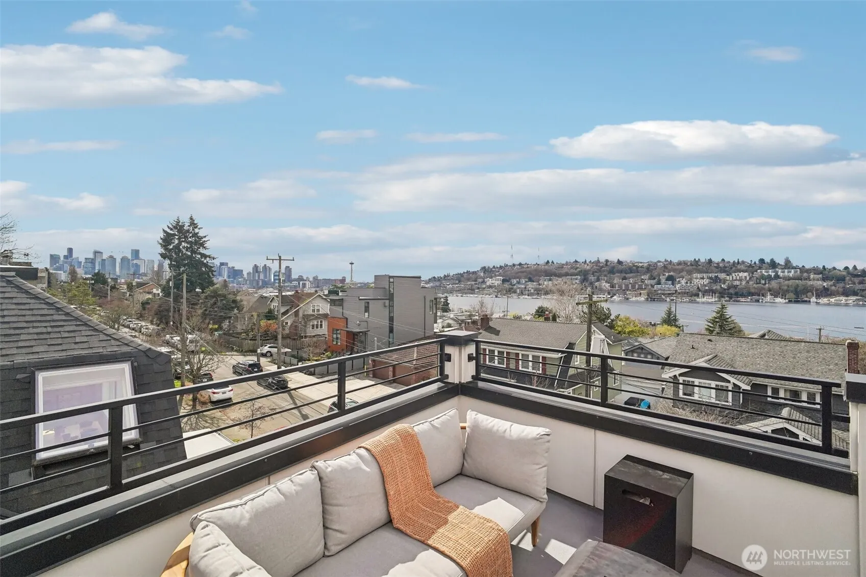2514 Yale Avenue E #b, Seattle