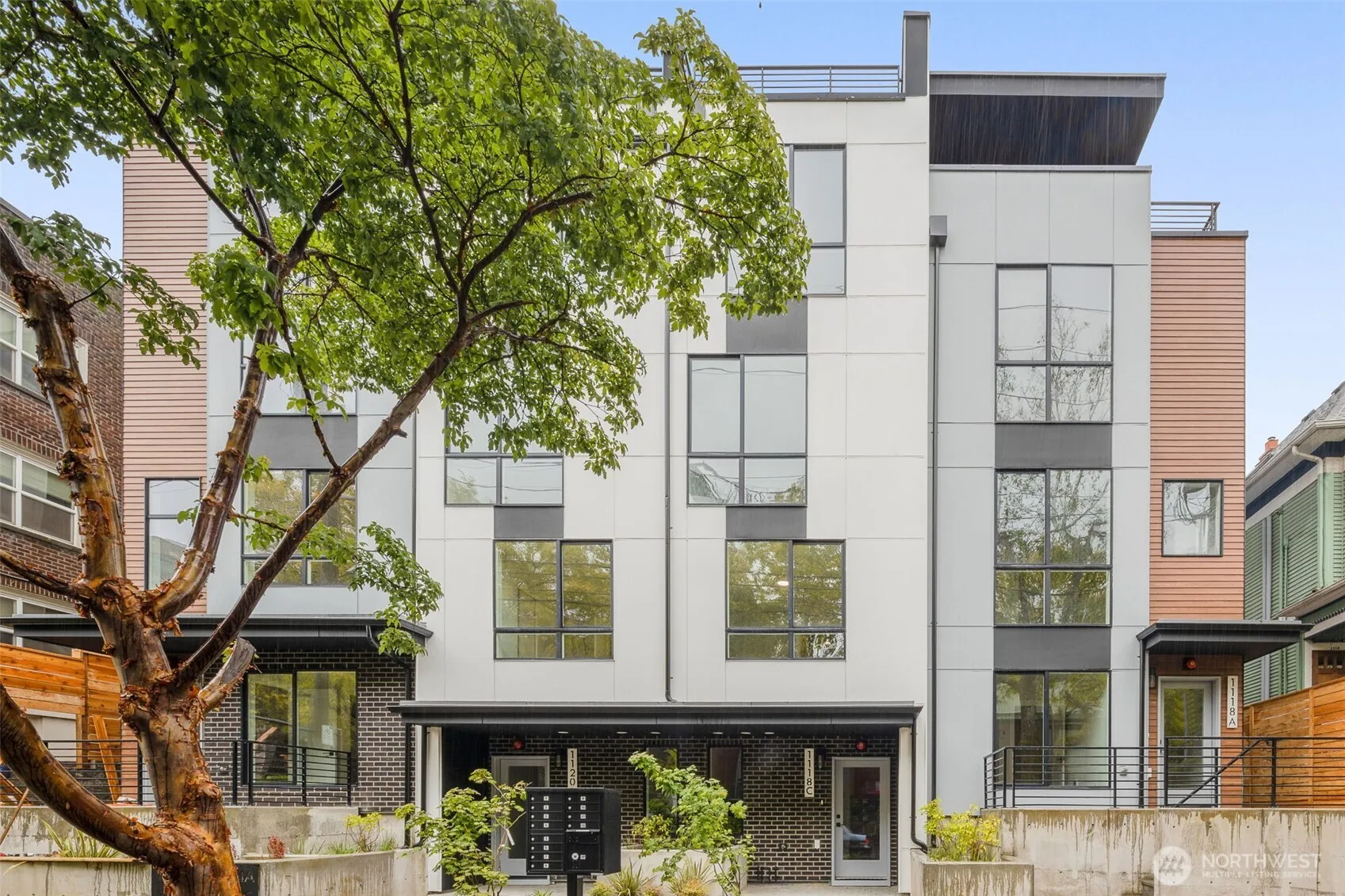 Property photo for 1118 B 13th Avenue, Seattle