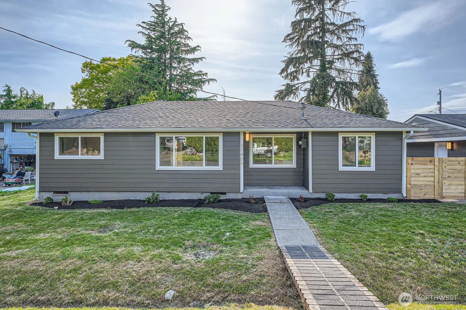 Property photo for 11405 14th Avenue Sw, Seattle