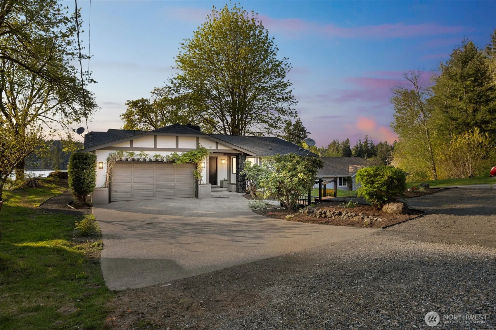 Property photo for 10231 Kiwa Drive Se, Olympia