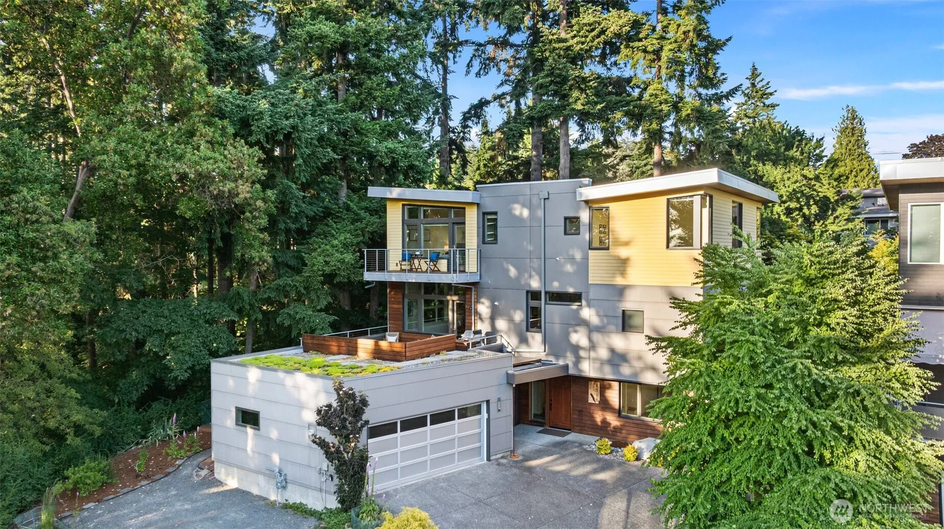 Property photo for 4018 131st Place Se, Bellevue