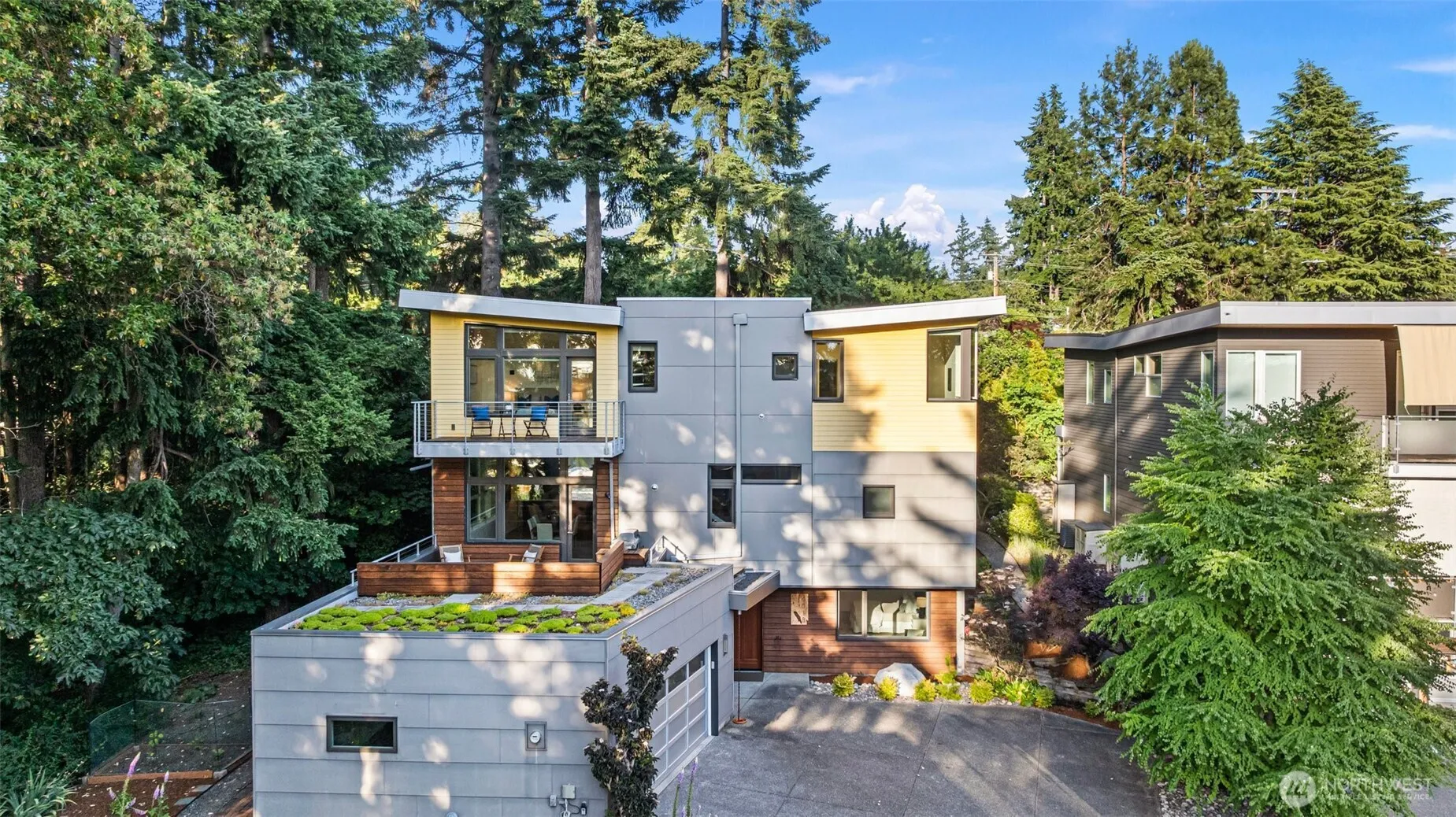 Property photo for 4018 131st Place Se, Bellevue photo 2