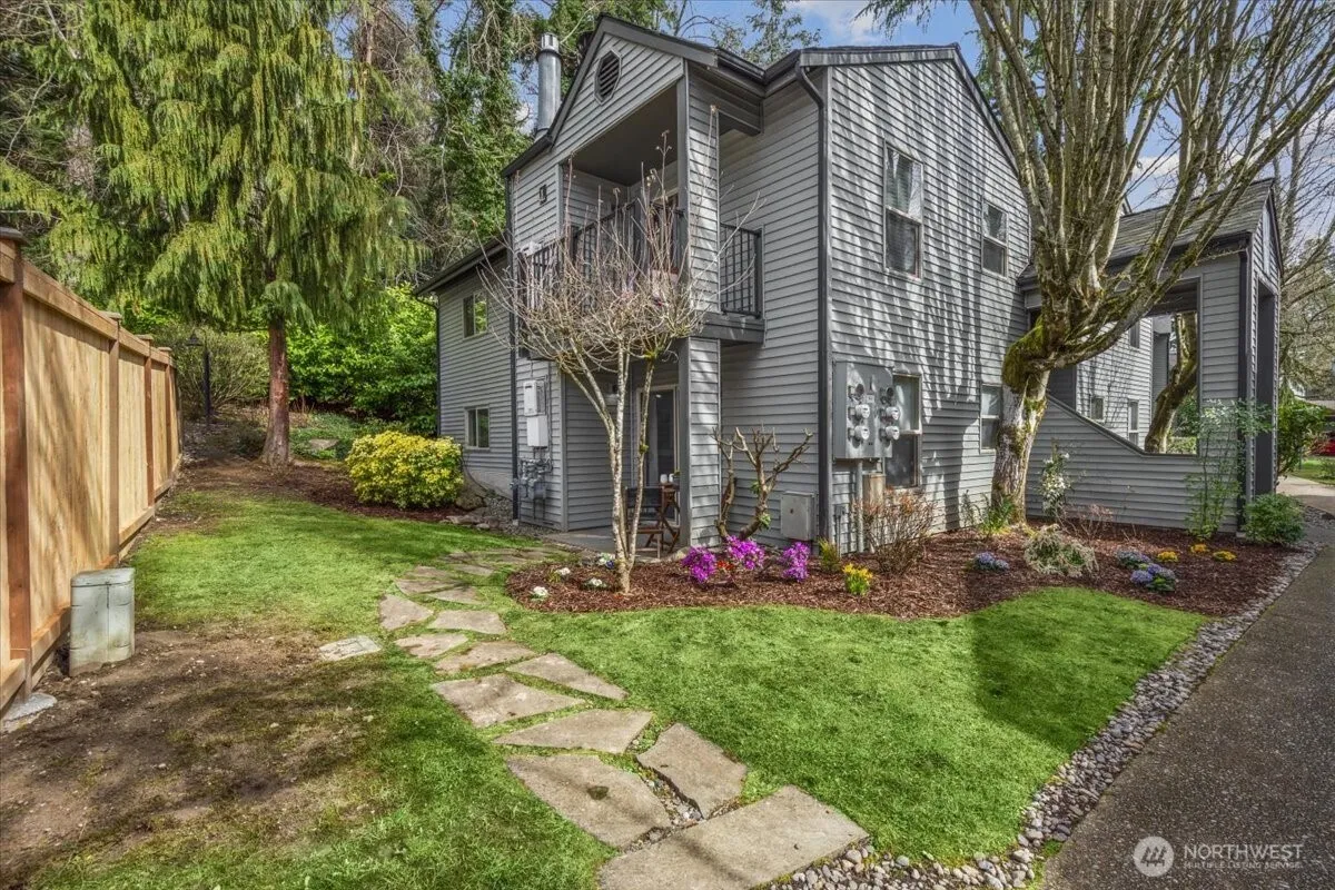 9805 Avondale Road Ne #l137, Redmond