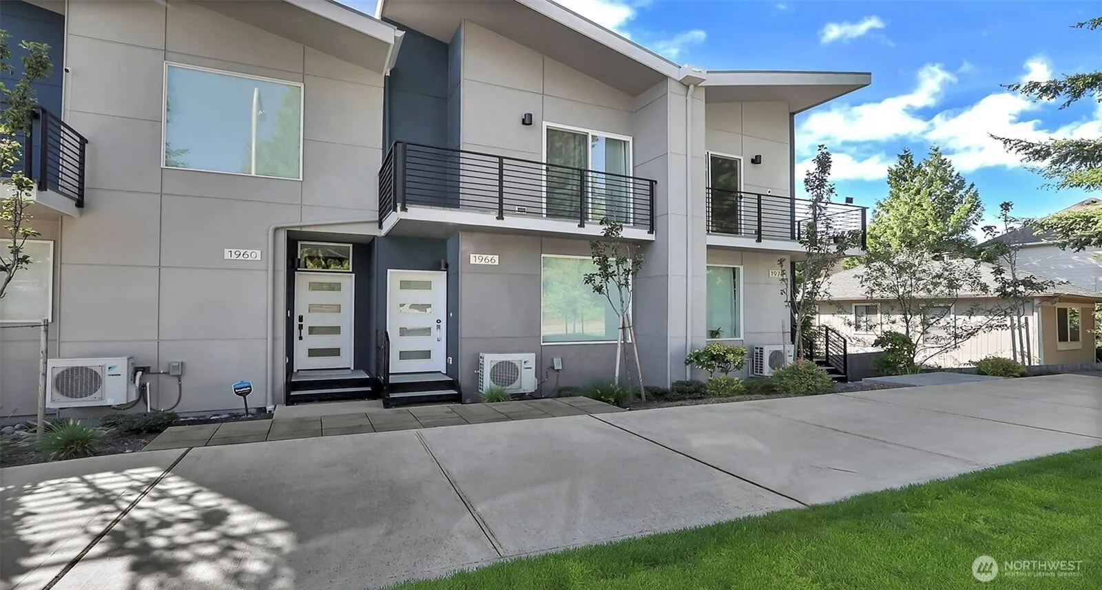 1966 Ne 7th Court, Renton
