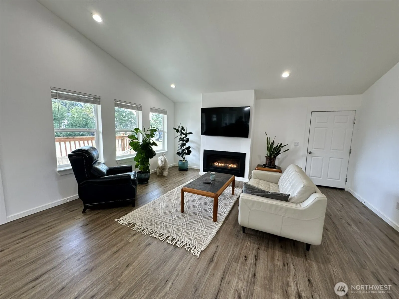 Property photo for 492 Ensign Avenue Nw, Ocean Shores photo 5