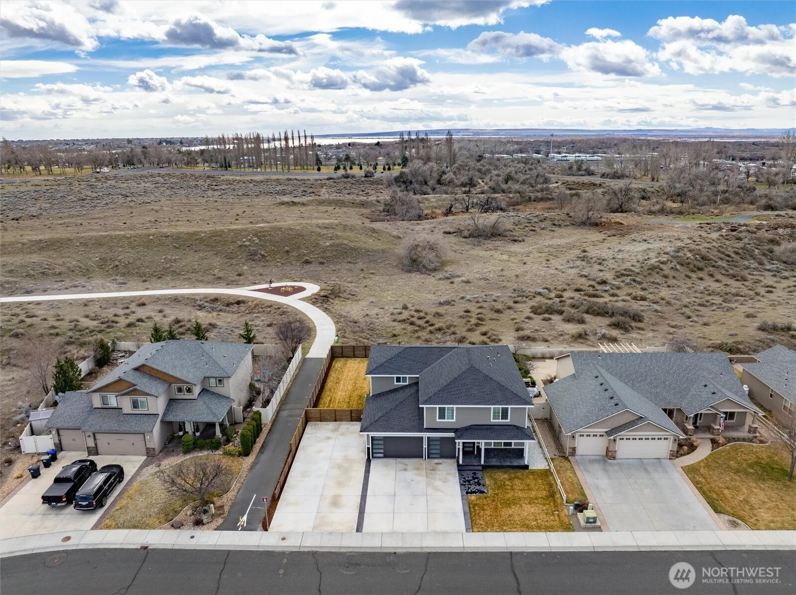 Property photo for 512 N Bluff West Drive, Moses Lake photo 4