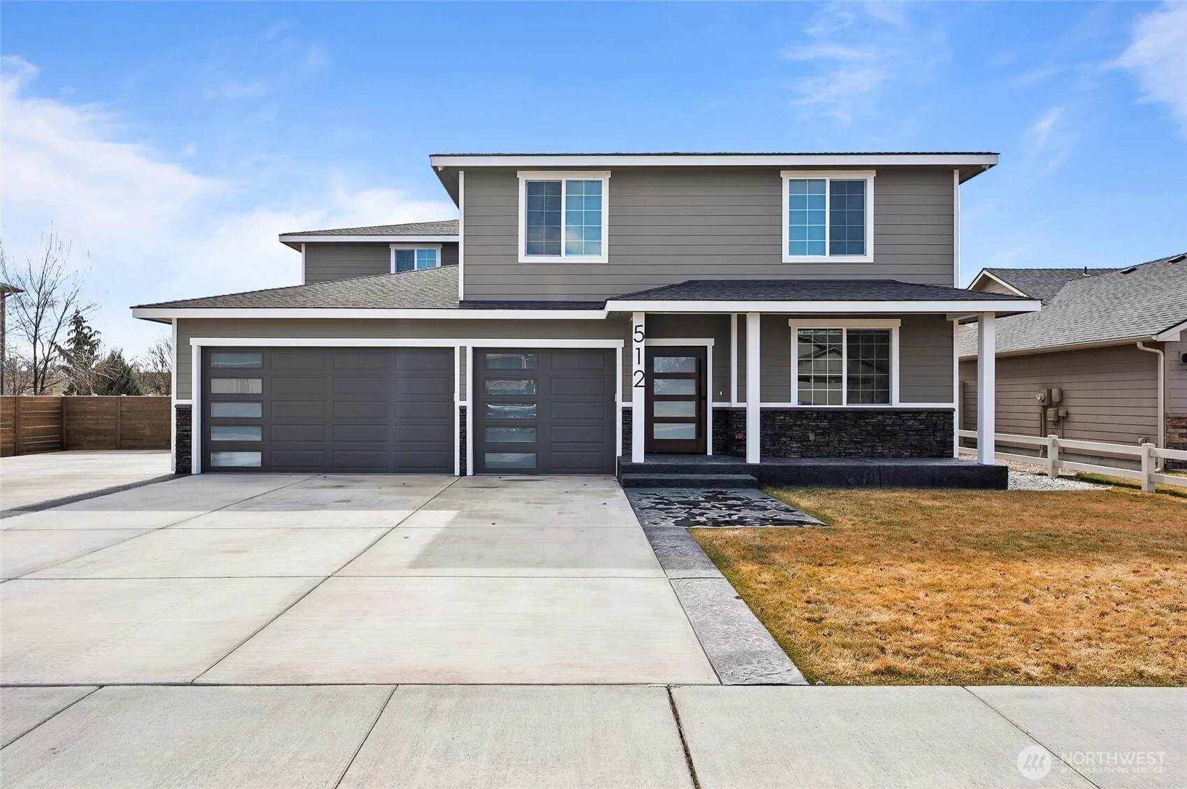 Property photo for 512 N Bluff West Drive, Moses Lake