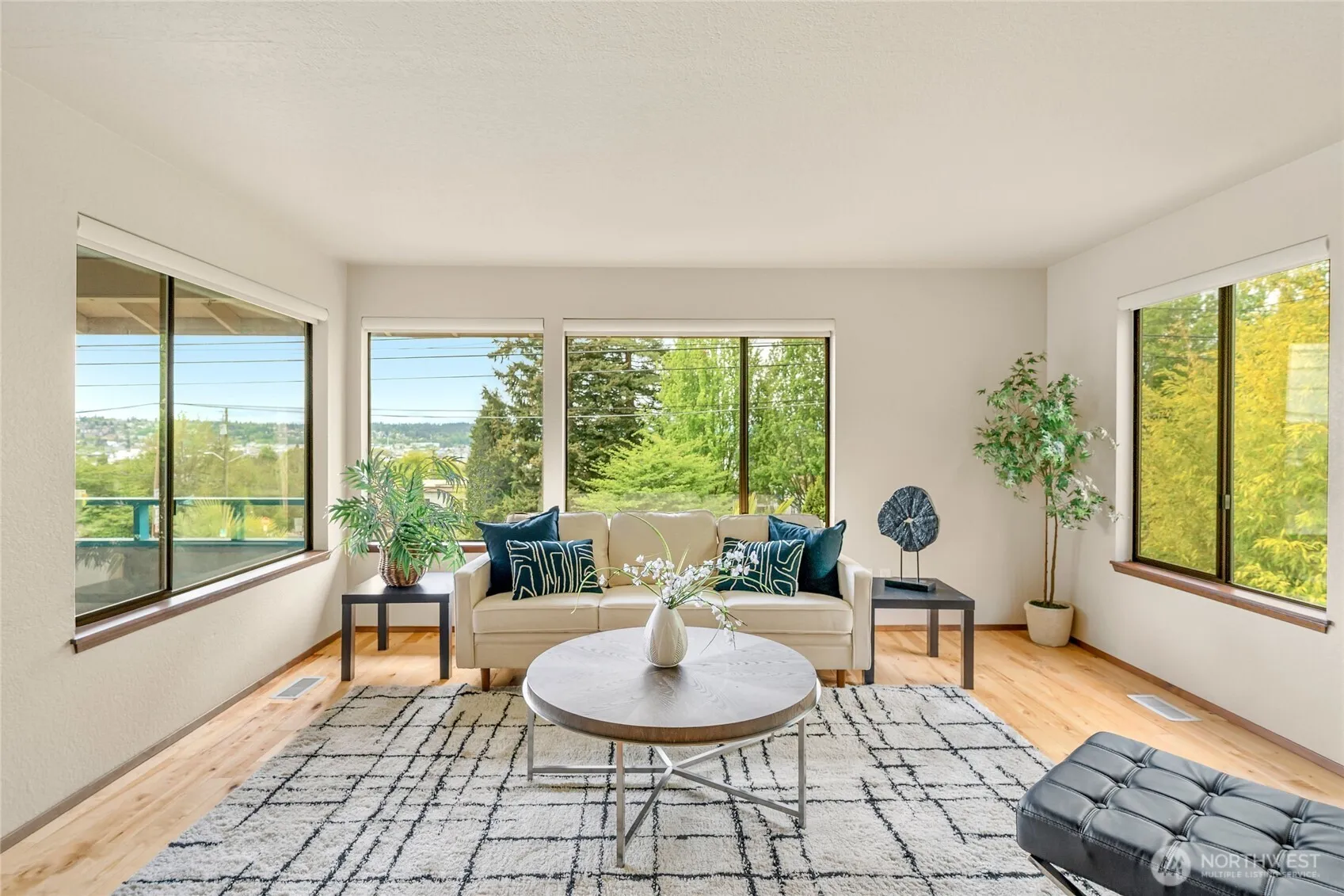 Property photo for 5510 3rd Avenue Nw, Seattle photo 3