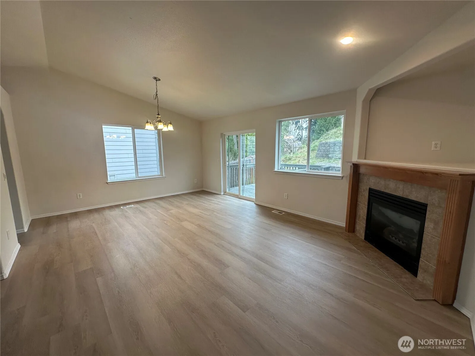 Property photo for 18829 23rd Avenue Ct E, Tacoma photo 4