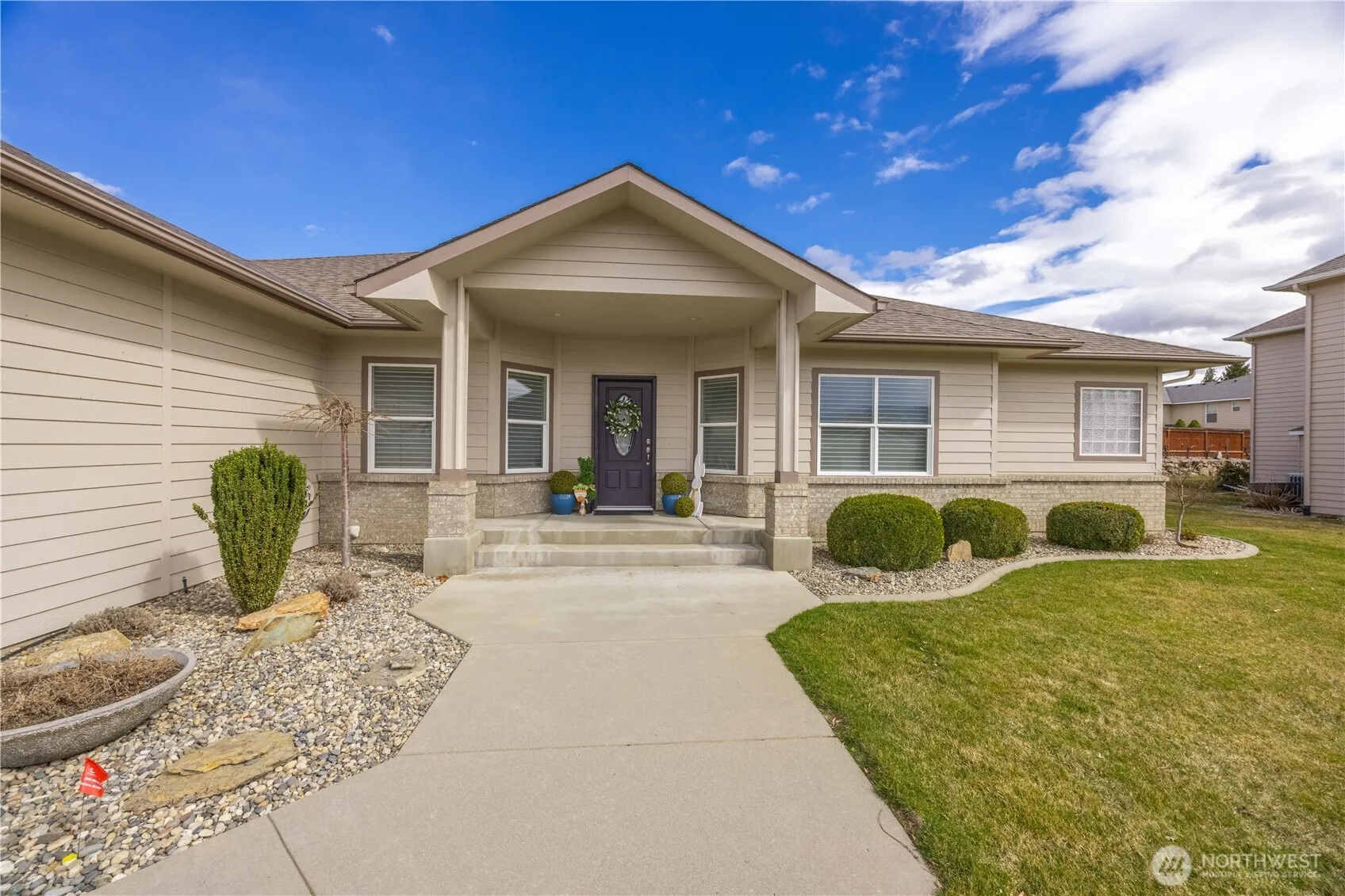 Property photo for 1557 Harrington Lane, East Wenatchee photo 2