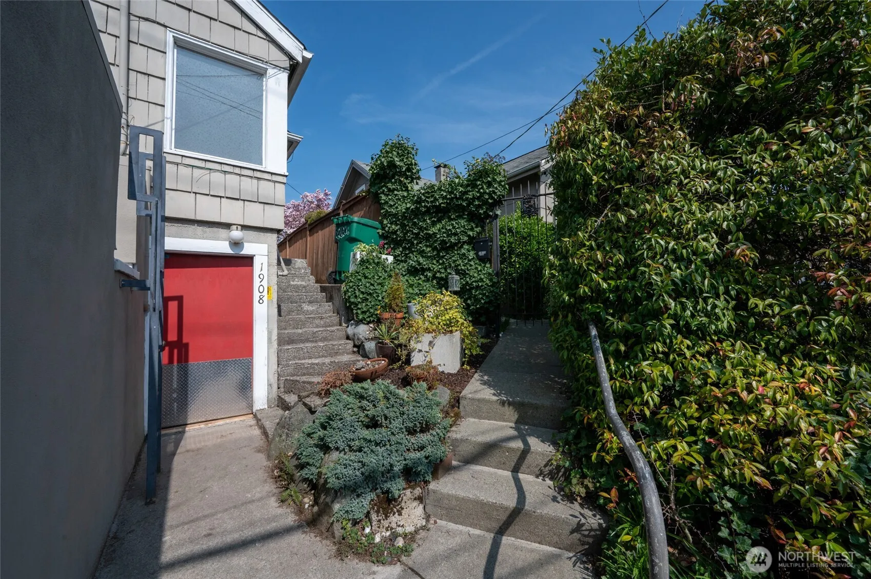 Property photo for 1908 Ne 65th Street, Seattle photo 2