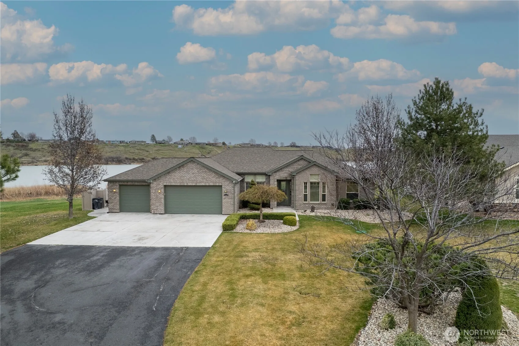Property photo for 8298 Road 3.2 Ne, Moses Lake