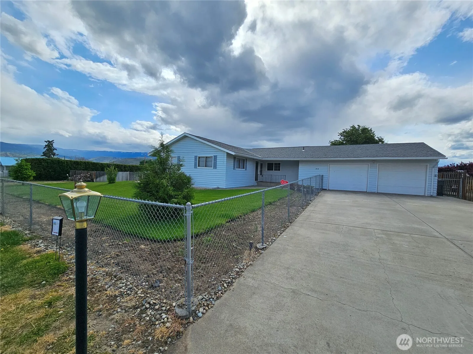 Property photo for 312 N Perry Avenue, East Wenatchee photo 3