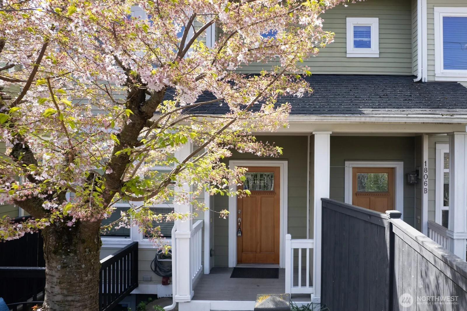 Property photo for 1806 15th Avenue #a, Seattle photo 2