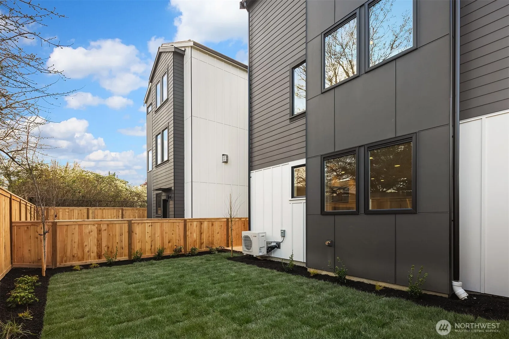 7122 44th Avenue S, Seattle