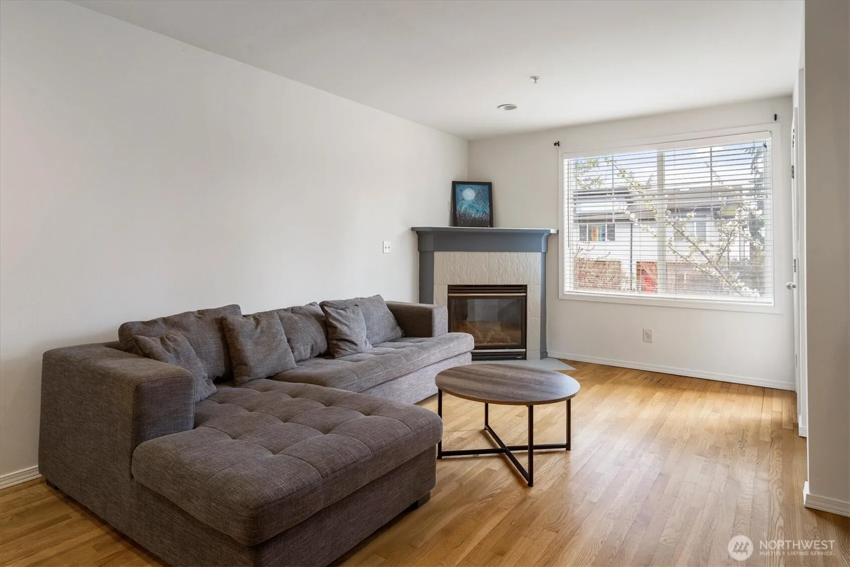 Property photo for 12019 32nd Avenue Ne #b, Seattle photo 3