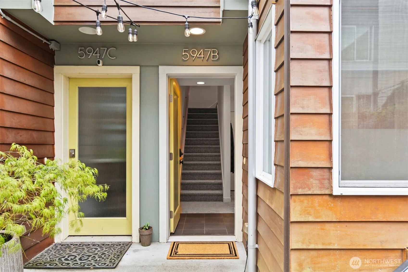 Property photo for 5947 California Avenue Sw #b, Seattle photo 3