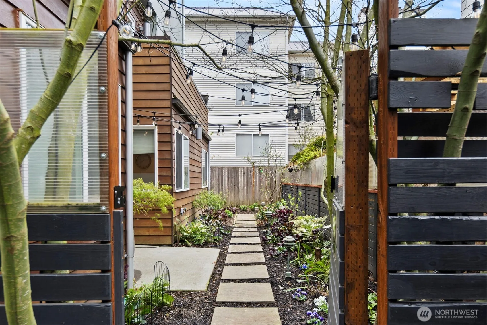 Property photo for 5947 California Avenue Sw #b, Seattle photo 5