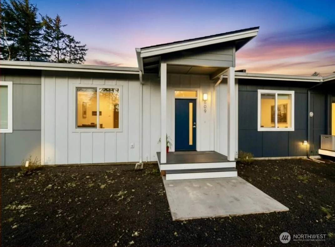 Property photo for 609 Sunset Avenue Ne, Ocean Shores