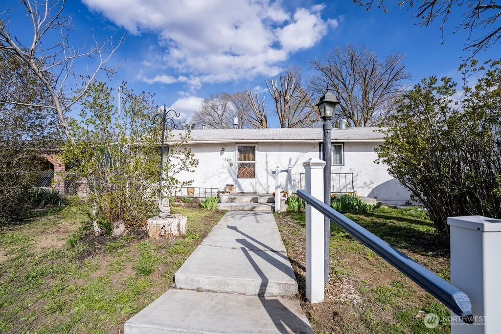 Property photo for 1523 N Daniel Street, Moses Lake