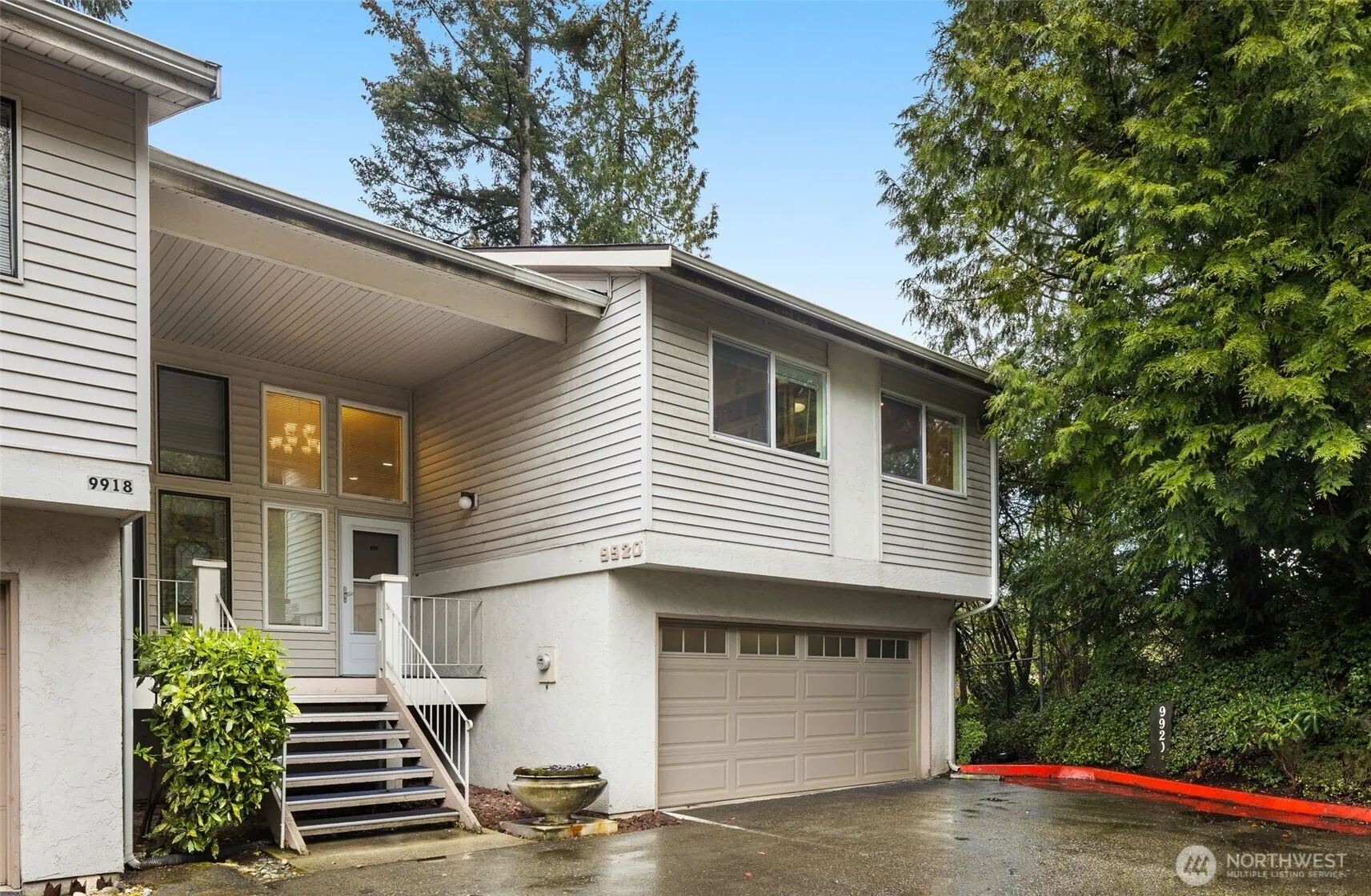 9920 Ne 116th Street #204, Kirkland