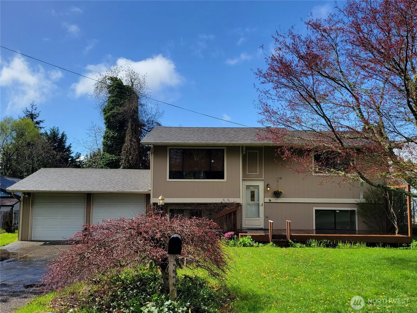 Property photo for 1209 Tullis Street Ne, Olympia