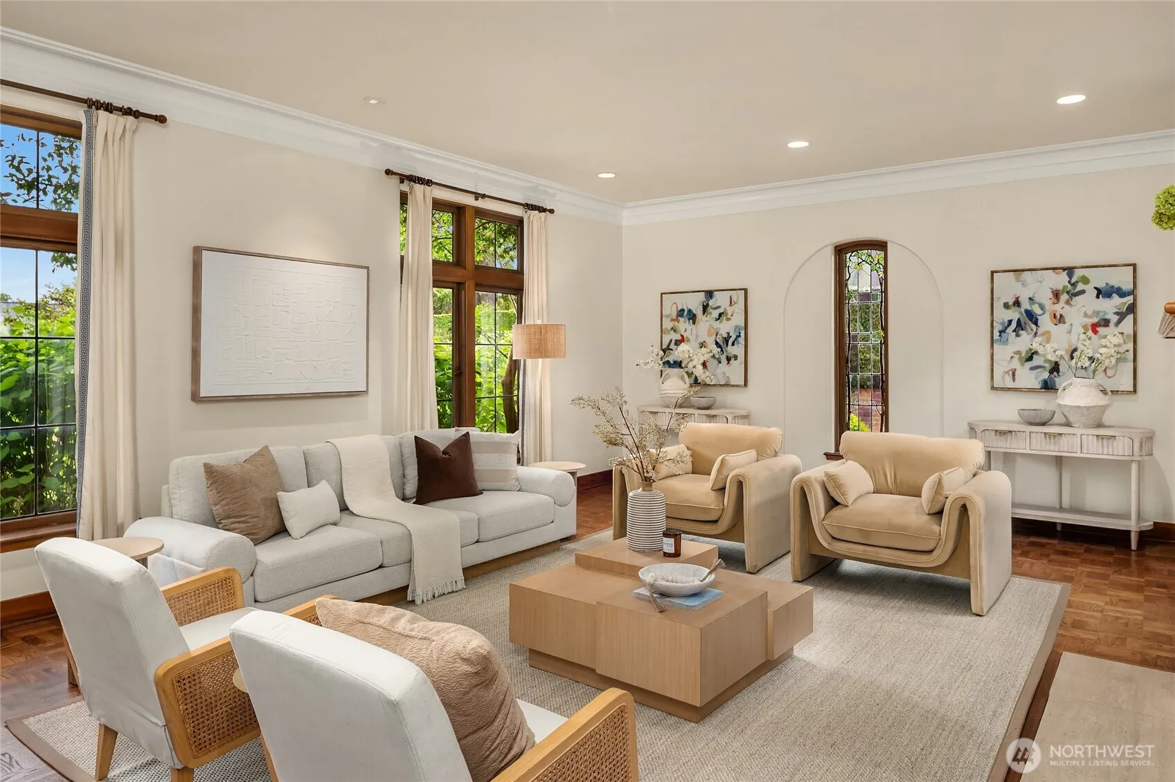Property photo for 1919 Shenandoah Drive E, Seattle photo 5