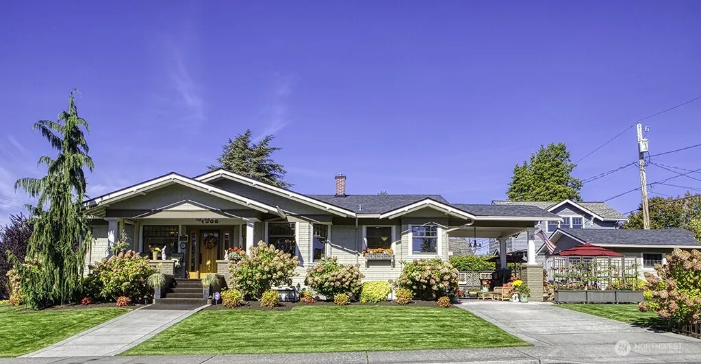 Property photo for 1305 10th Street, Everett