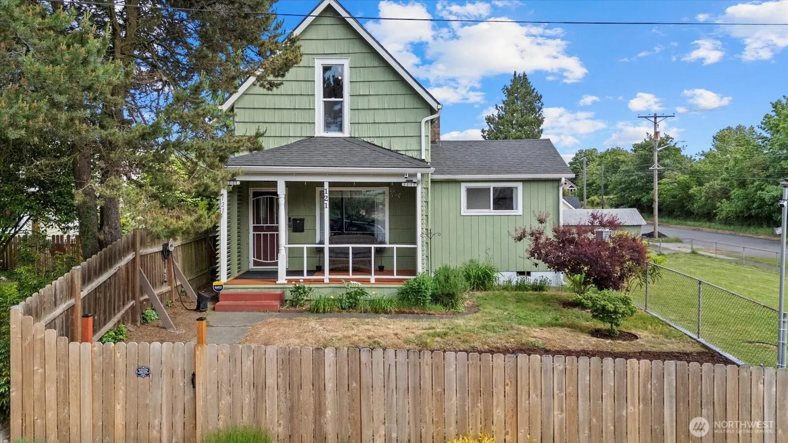 Property photo for 121 E Harrison Street, Tacoma photo 2