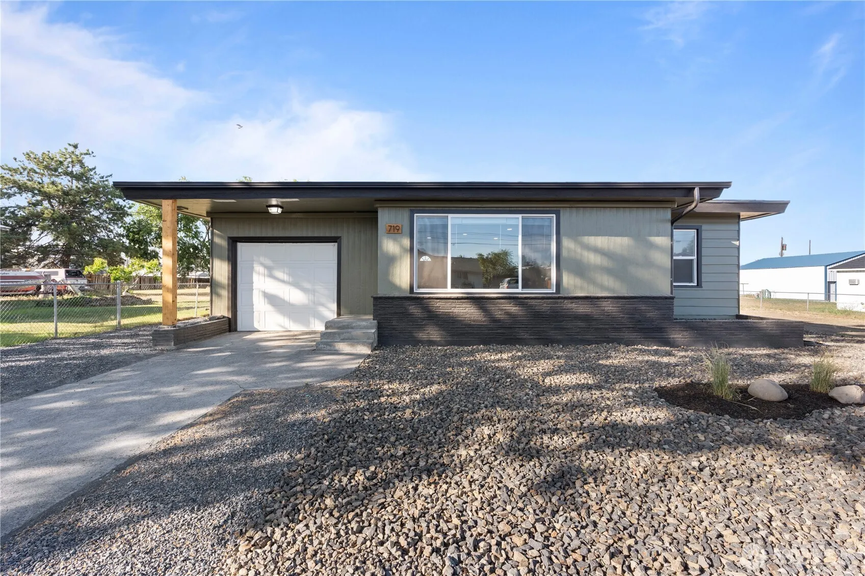 Property photo for 719 S Winona Street, Moses Lake